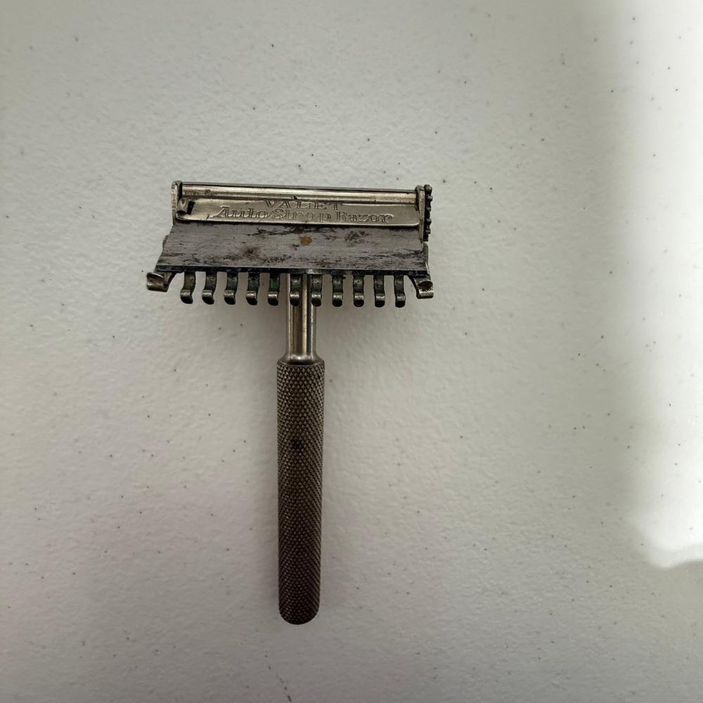 Vintage Valet AutoStrop Safety Razor Single Edge Silver Tone Knurled Handle